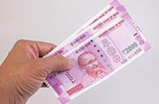 जीवन में धन की कभी नहीं रहेगी कमी,अजमाएं ये आसान उपाय
